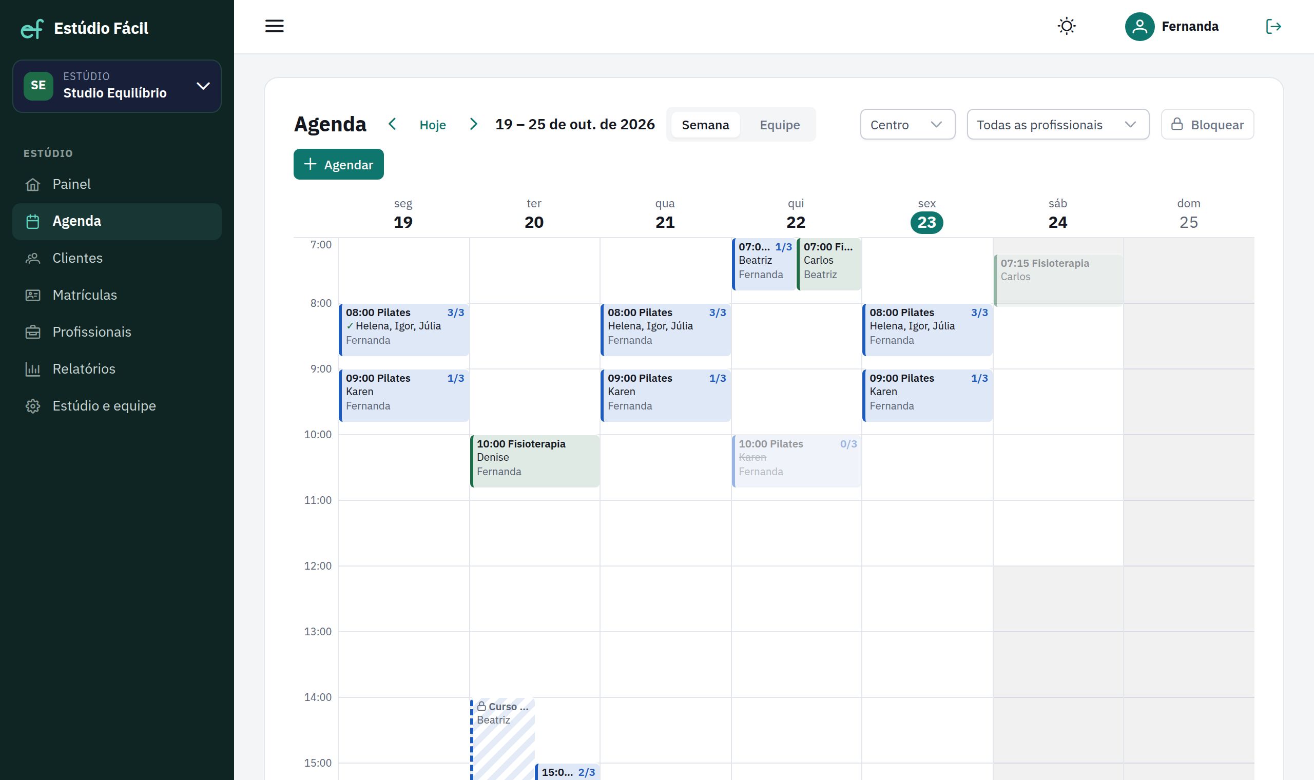 Agenda da semana do estúdio, com as aulas de pilates e fisioterapia de cada dia, alunos e profissional.